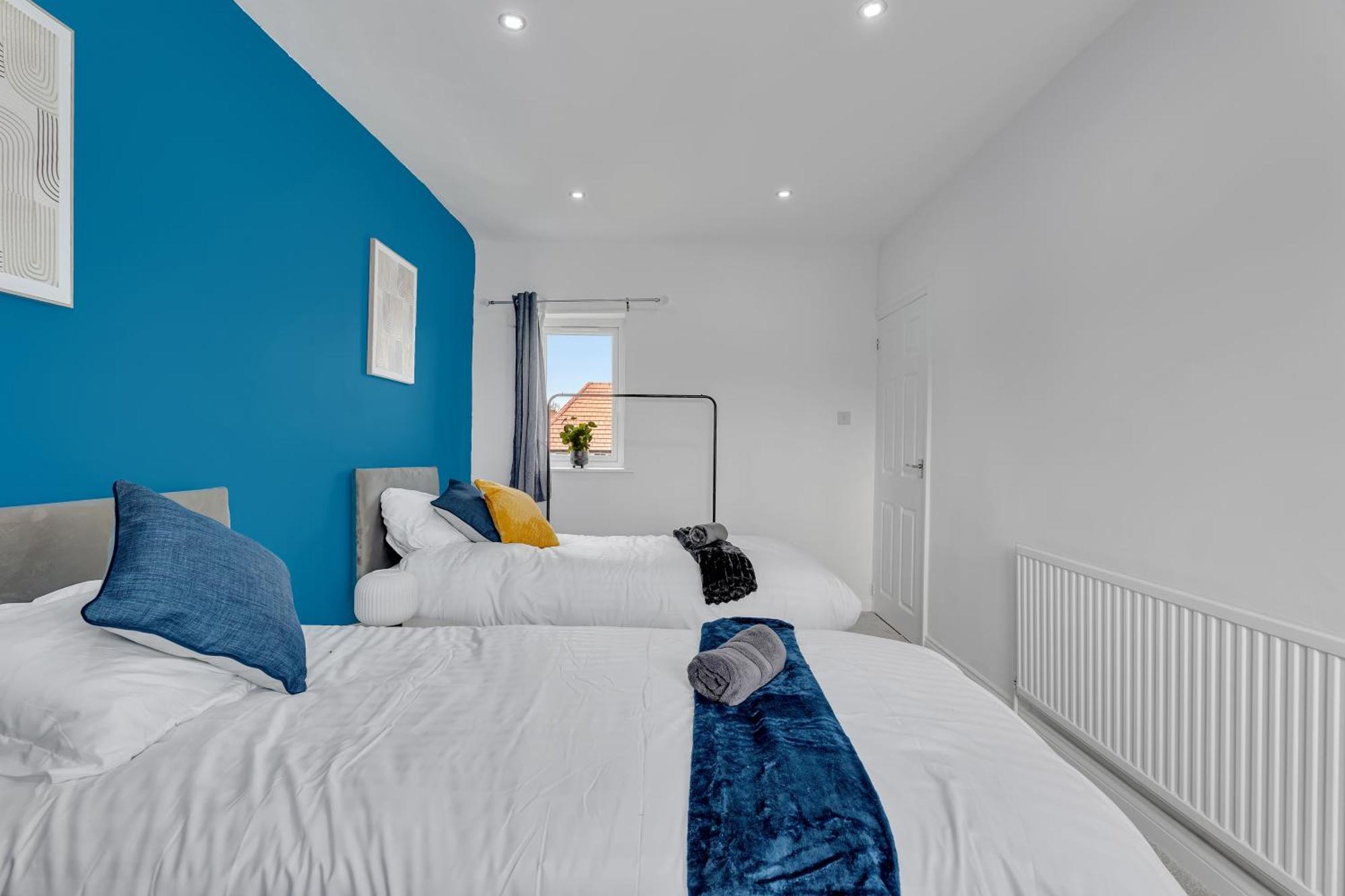 Modern Comfy 3br 5guest-foosball-central-parking Holiday home